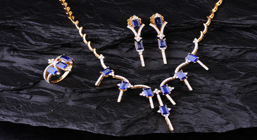 18K Yellow Gold with Sapphire and Diamond Set