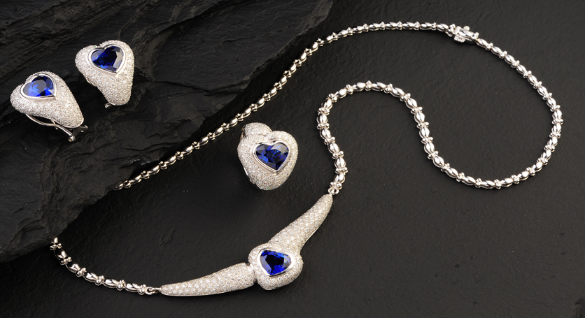 18K White Gold with Sapphire and Diamond Set