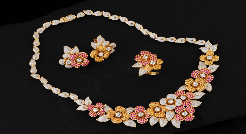 18K Yellow Gold with Fancy Sapphire and Diamond Set