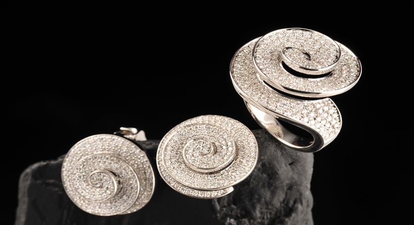 18K White Gold with Diamond Ring and Earring