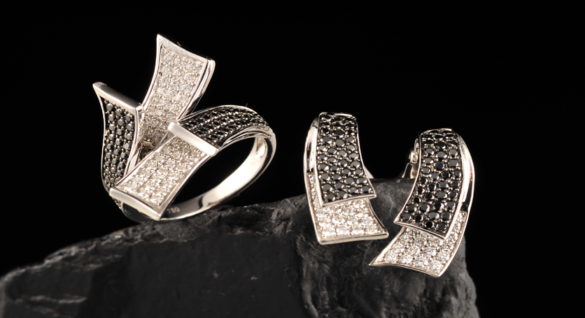 18K White Gold with Diamond Ring and Earring