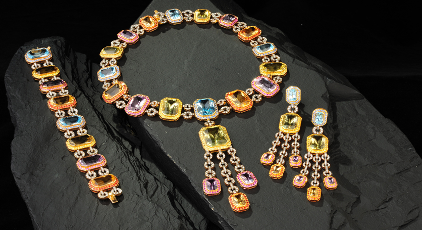 18K Yellow Gold with Multicolor Stones Set