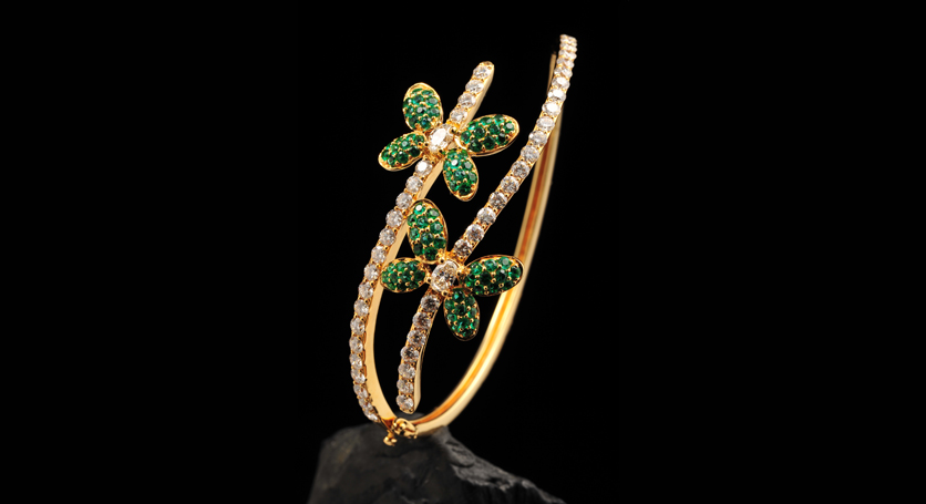 18K Yellow Gold with Emerald and Diamond Bangle