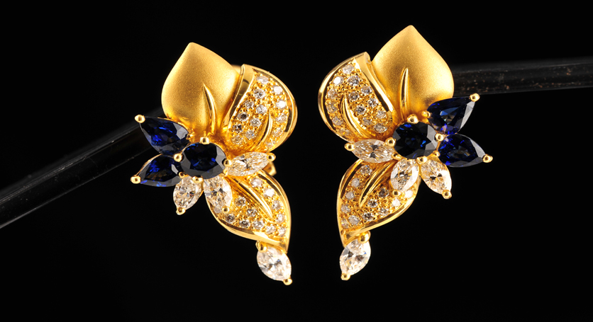 18K Yellow Gold with Sapphire and Diamond Earring