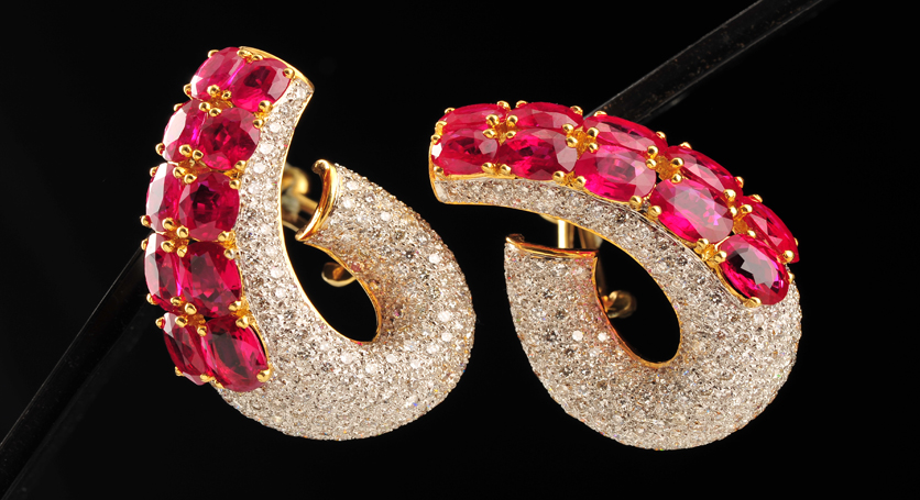 18K Yellow Gold with Ruby and Diamond Earring