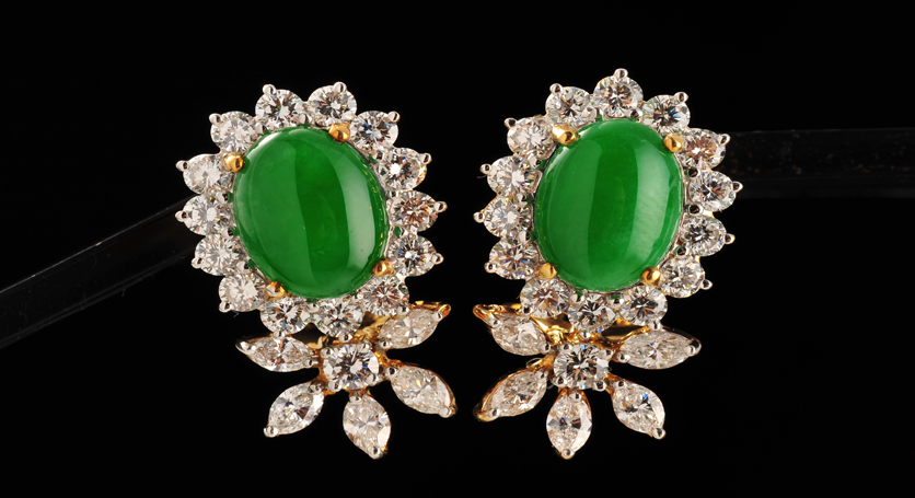 18K Yellow Gold with Emerald and Diamond Earring