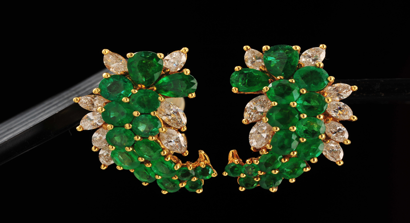 18K Yellow Gold with Emerald and Diamond Earring