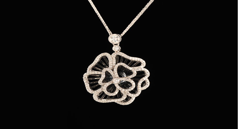 18K White Gold with Diamond Pendant