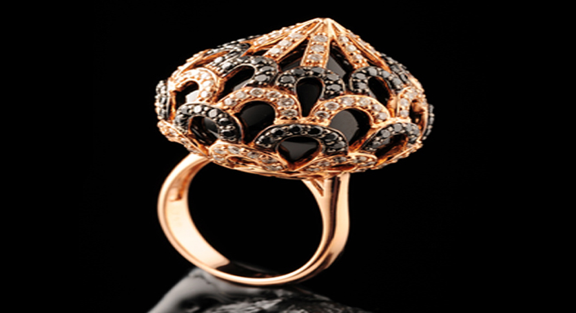 18K Yellow Gold with Black Spinel and Diamond Ring