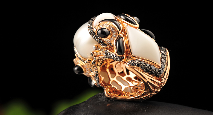 18K Yellow Gold with Southsea Pearl, Chalcedony, Black Spinel and Diamond Ring