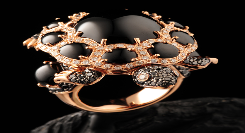 18K Yellow Gold with Black Spinel and Diamond Ring