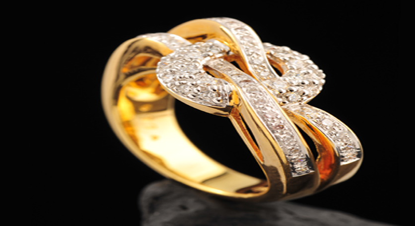 18K Yellow Gold with Diamond Ring