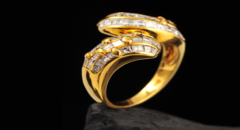 18K Yellow Gold with Diamond Ring