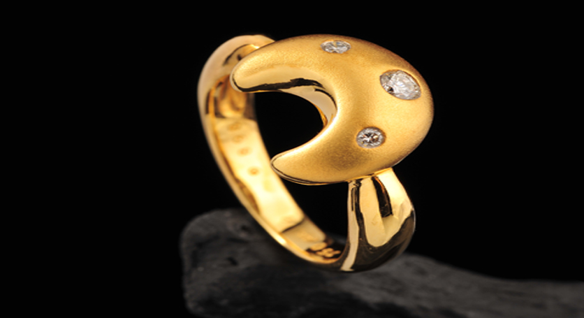 18K Yellow Gold with Diamond Ring