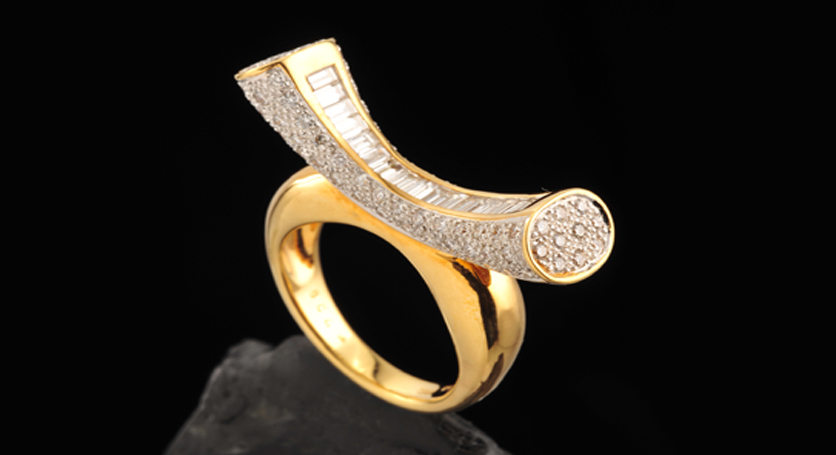 18K Yellow Gold with Diamond Ring