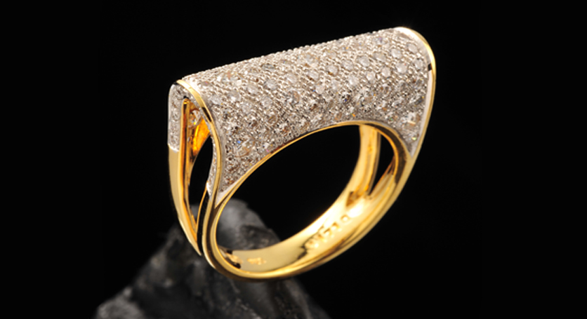 18K Yellow Gold with Diamond Ring