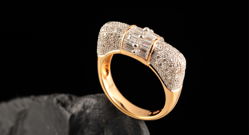 18K Yellow Gold with Diamond Ring