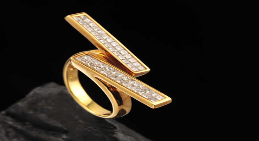 18K Yellow Gold with Diamond Ring