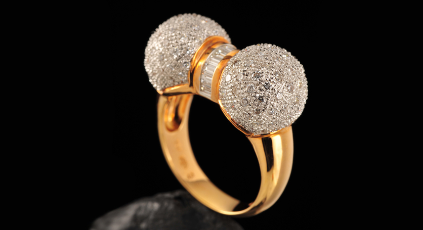 18K Yellow Gold with Diamond Ring