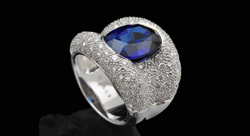18K White Gold with Sapphire and Diamond Ring