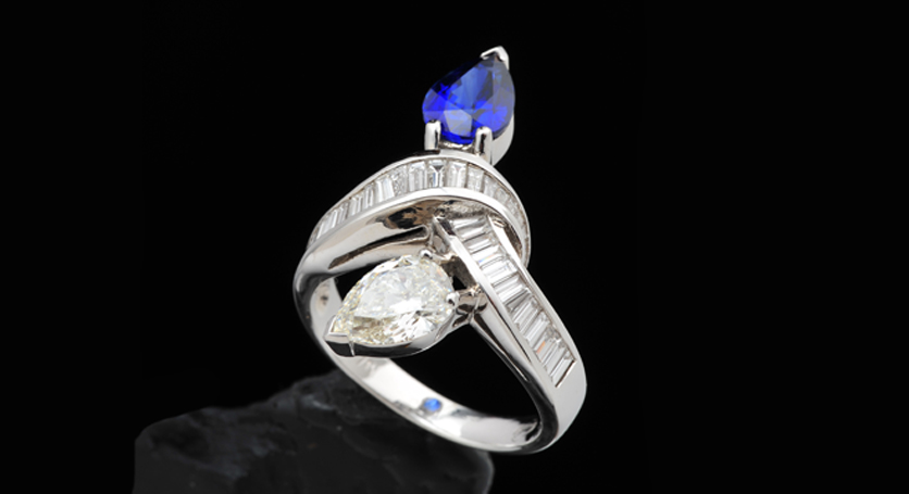 18K White Gold with Sapphire and Diamond Ring