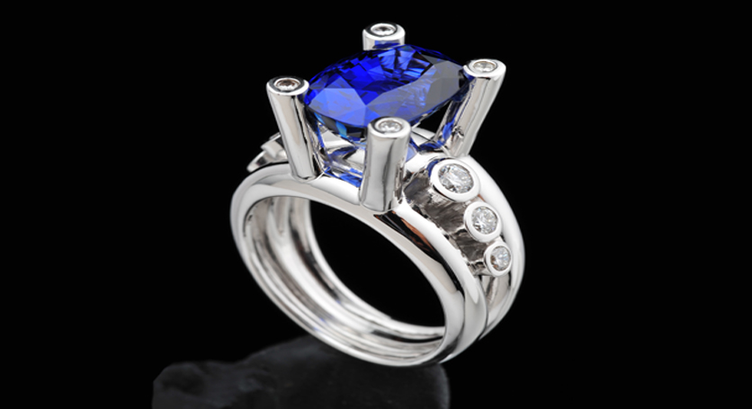18K White Gold with Sapphire and Diamond Ring