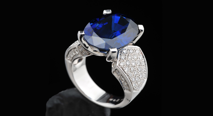 18K White Gold with Sapphire and Diamond Ring