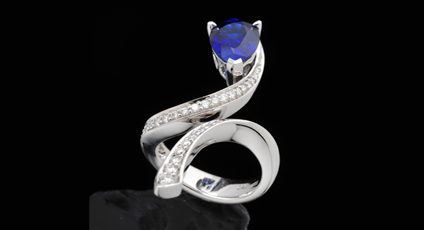18K White Gold with Sapphire and Diamond Ring