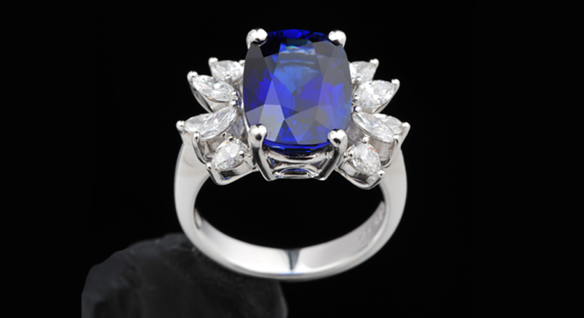 18K White Gold with Sapphire and Diamond Ring