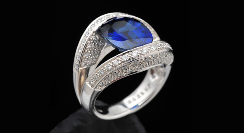 18K White Gold with Sapphire and Diamond Ring