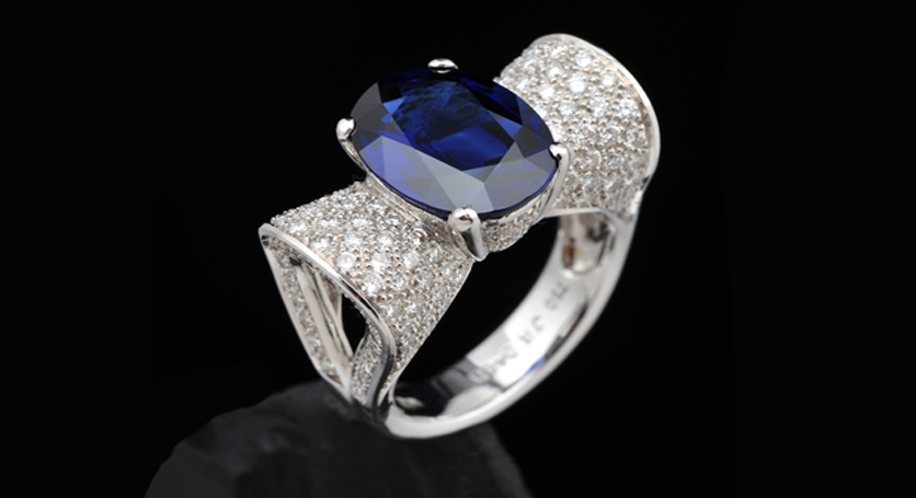 18K White Gold with Sapphire and Diamond Ring