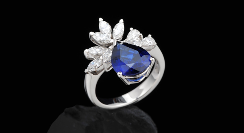 18K White Gold with Sapphire and Diamond Ring