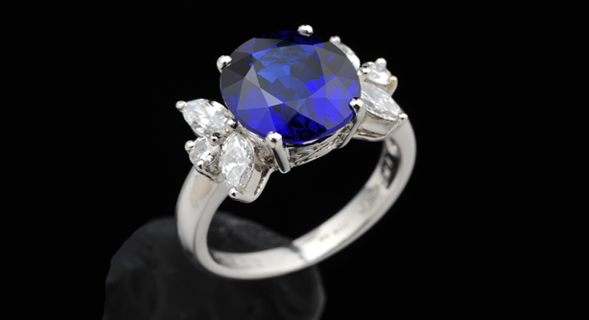 18K White Gold with Sapphire and Diamond Ring
