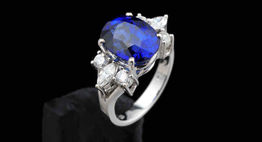 18K White Gold with Sapphire and Diamond Ring