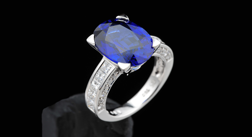 18K White Gold with Sapphire and Diamond Ring