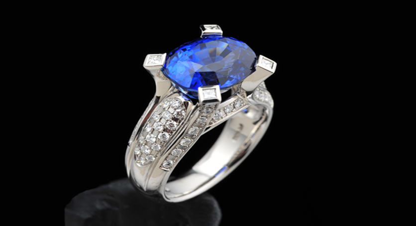 18K White Gold with Sapphire and Diamond Ring