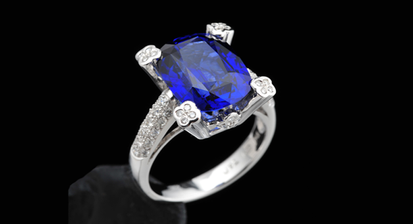 18K White Gold with Sapphire and Diamond Ring
