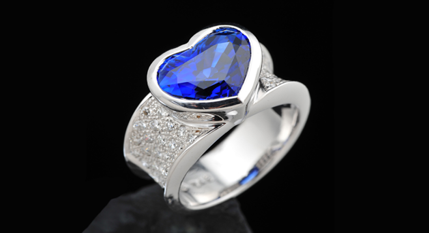 18K White Gold with Sapphire and Diamond Ring