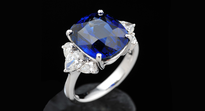 18K White Gold with Sapphire and Diamond Ring