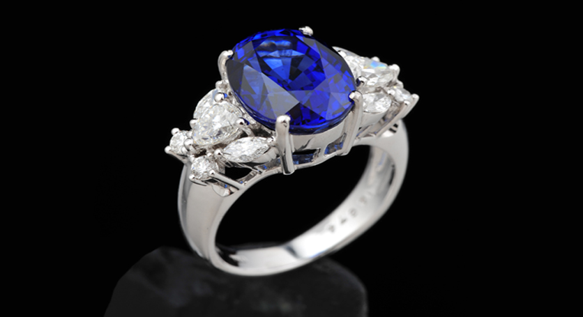 18K White Gold with Sapphire and Diamond Ring