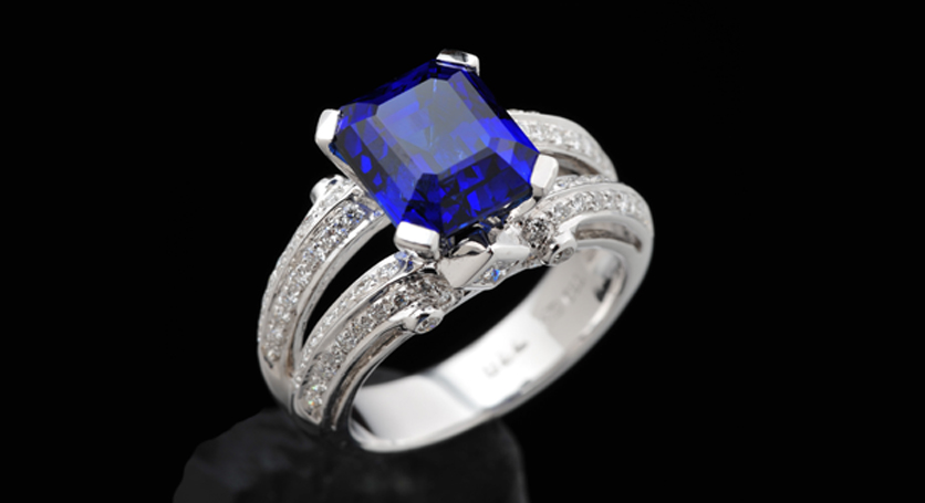 18K White Gold with Sapphire and Diamond Ring