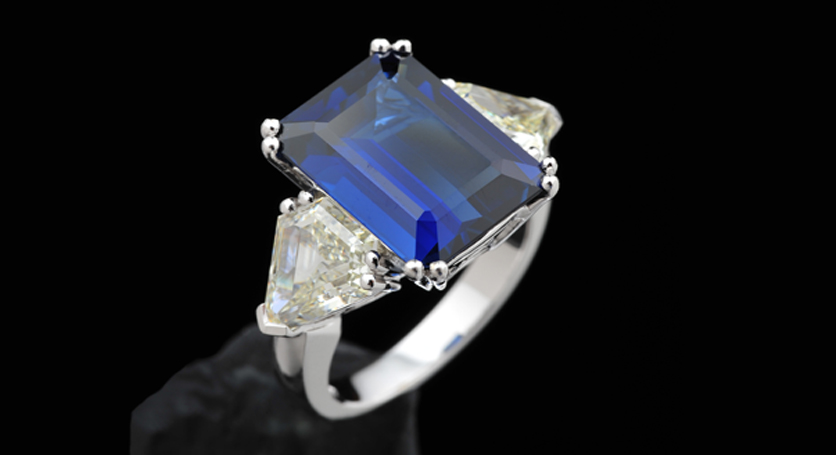 18K White Gold with Sapphire and Diamond Ring