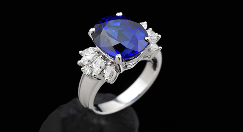 18K White Gold with Sapphire and Diamond Ring