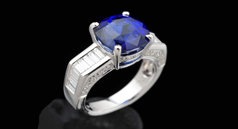 18K White Gold with Sapphire and Diamond Ring
