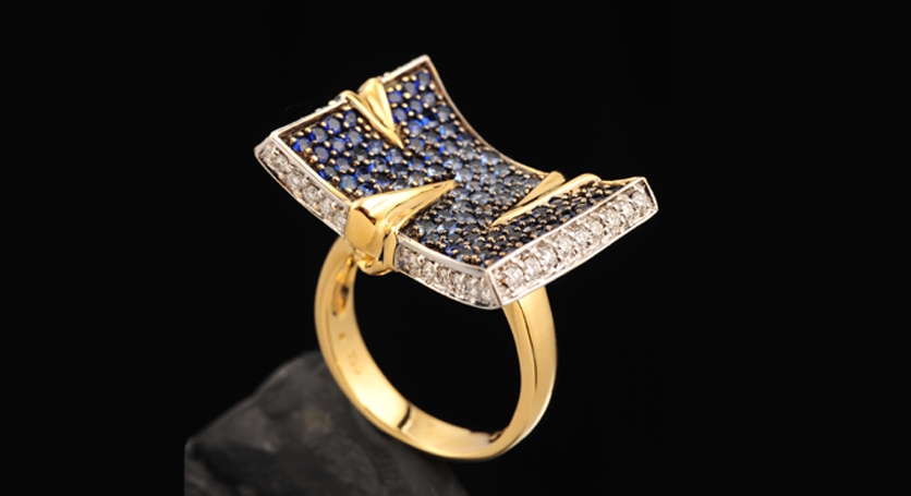 18K Yellow Gold with Sapphire and Diamond Ring