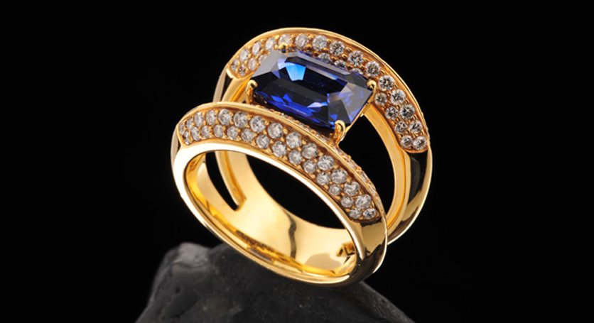 18K Yellow Gold with Sapphire and Diamond Ring