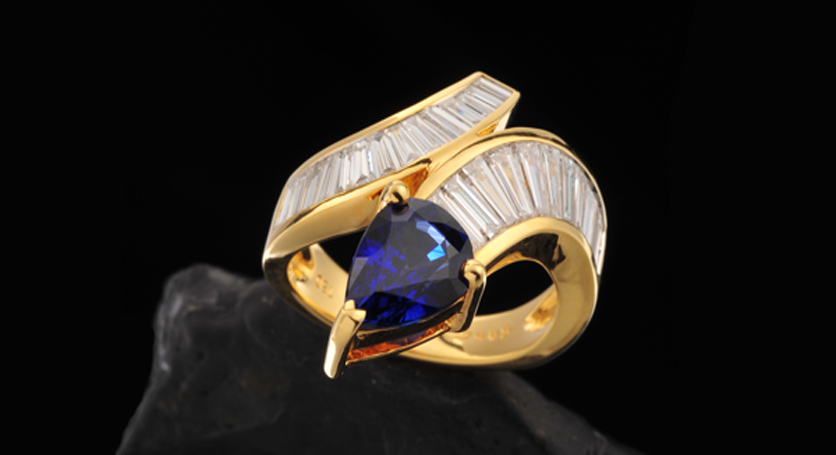 18K Yellow Gold with Sapphire and Diamond Ring