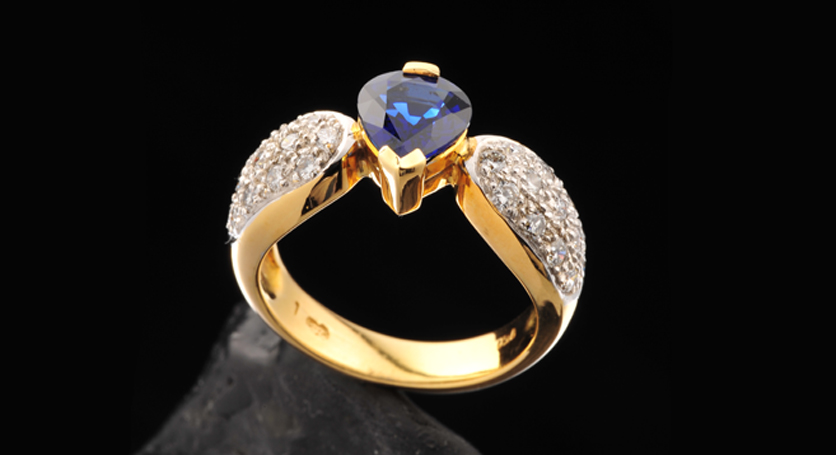 18K Yellow Gold with Sapphire and Diamond Ring