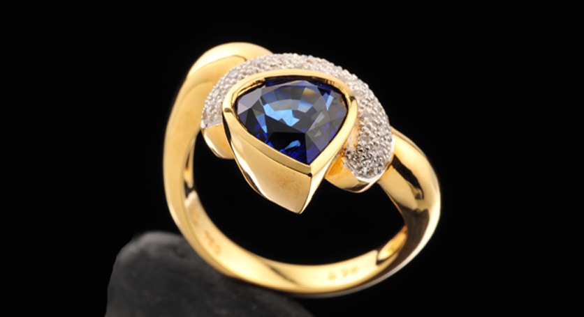 18K Yellow Gold with Sapphire and Diamond Ring