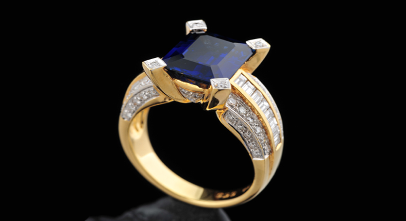 18K Yellow Gold with Sapphire and Diamond Ring